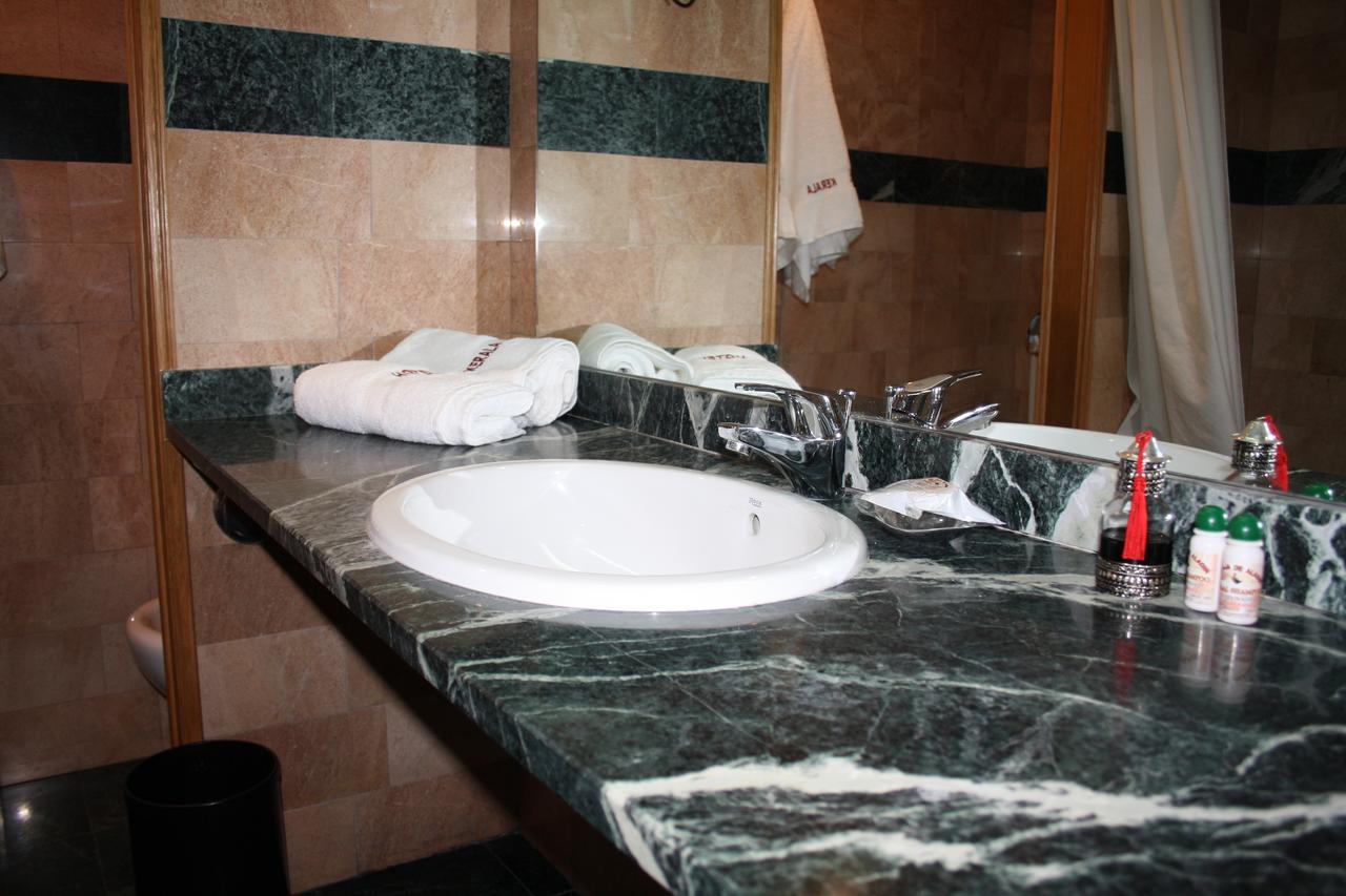 Hotel Kerala San Esteban de Pravia Bagian luar foto